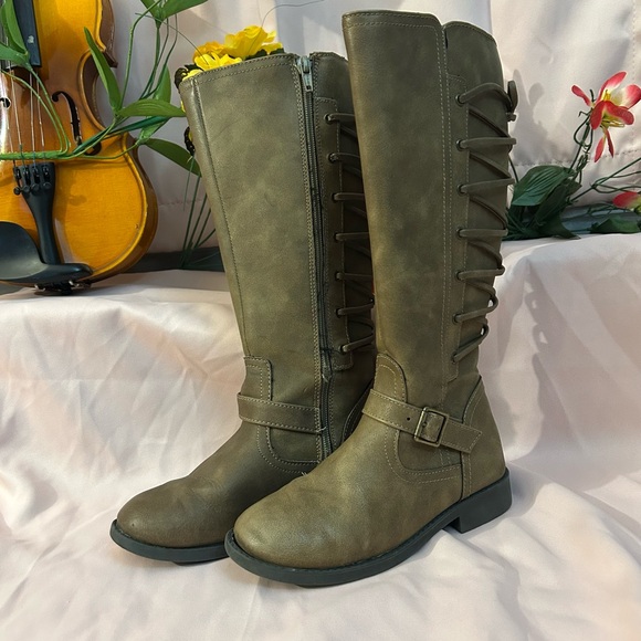 Girls knee high lace up boots - Picture 13 of 15